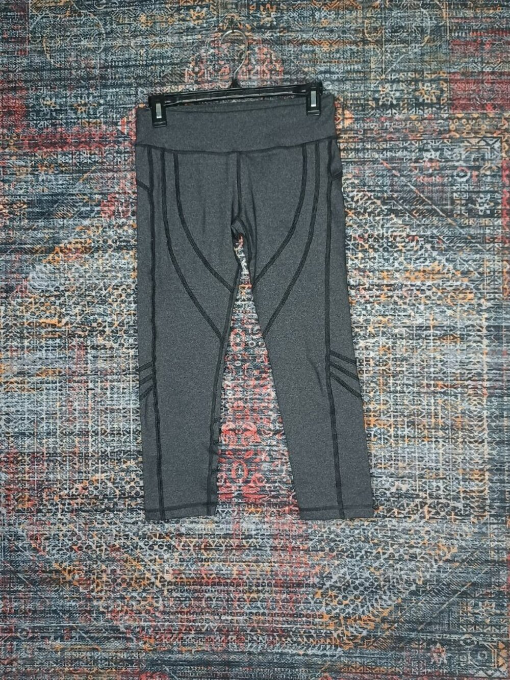 VMMA womens heathered charcoal black stitch capri leggings S EUC USA
